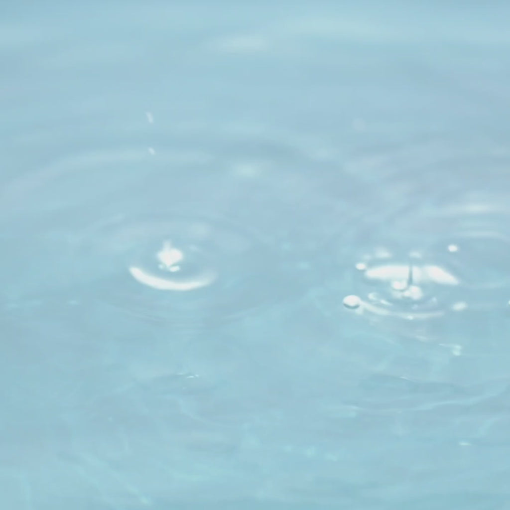 Avee Kids Body Wash demo video, gentle sulphate free cleanser with oats showing safe bath for kids